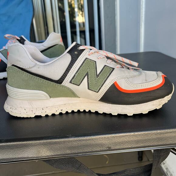 New Balance Suede 574 All-Terrain Sneakers Men's 8.5  Sz Women's 10 Green Shoes - Picture 2 of 13